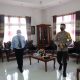 de