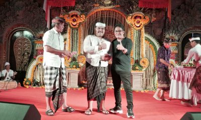 Bupati Nyoman Giri Prasta