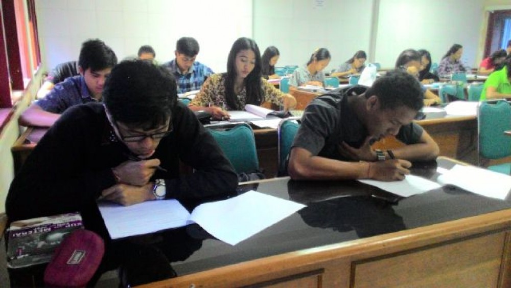 FEB Unud dan Yayasan