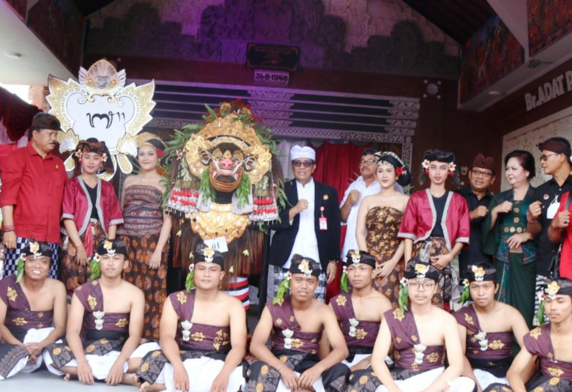Lomba Barong Bangkung