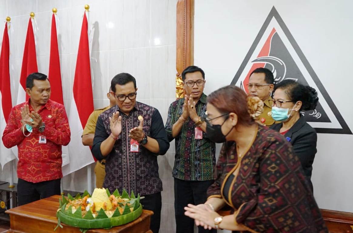 Resmikan Gedung Marhaen