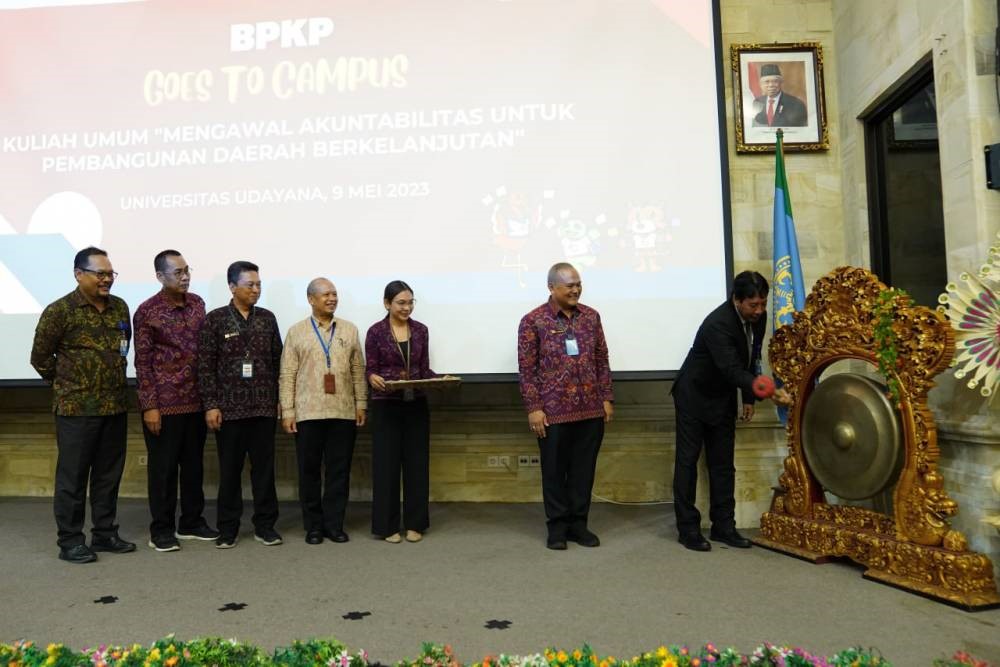 rektor unud