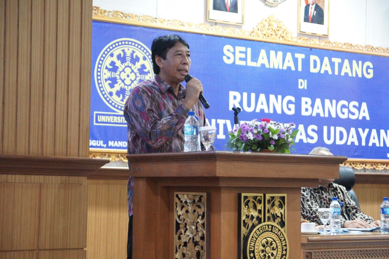 rektor unud