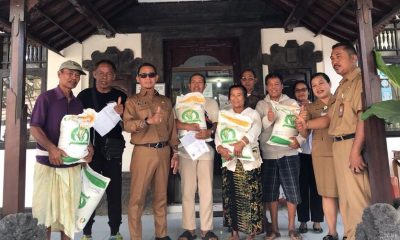 bantuan beras masyarakat sanur