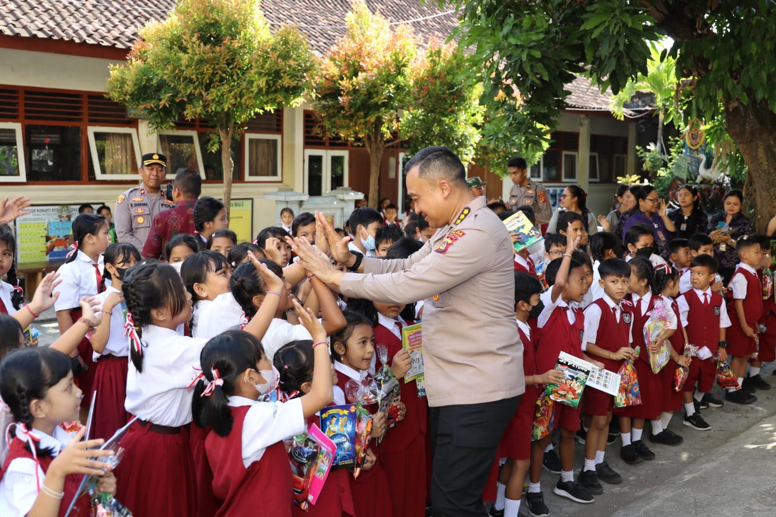 polri peduli literasi