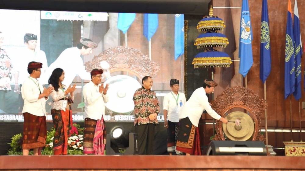 Seminar bhakti desa unud