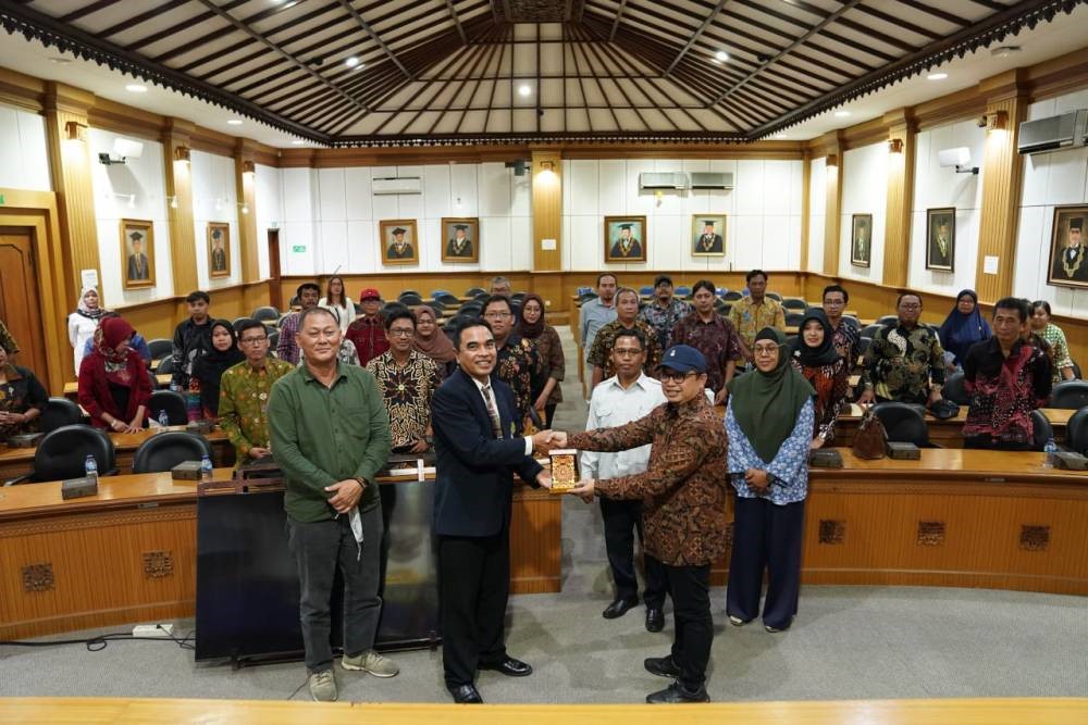 isi yogyakarta kunjungi unud