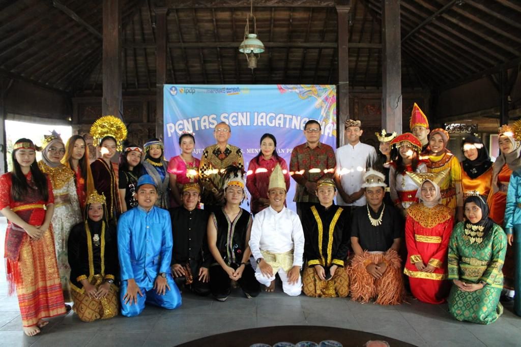 Pentas Seni Jagatnatha warmadewa