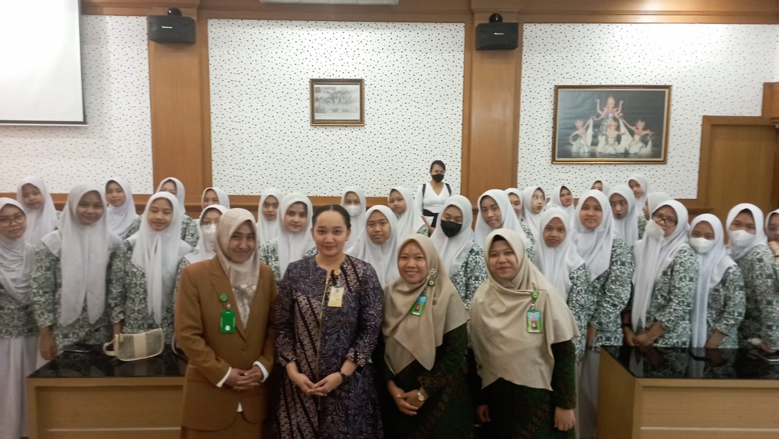 Kunjungan SMA Soedirman ke Unud