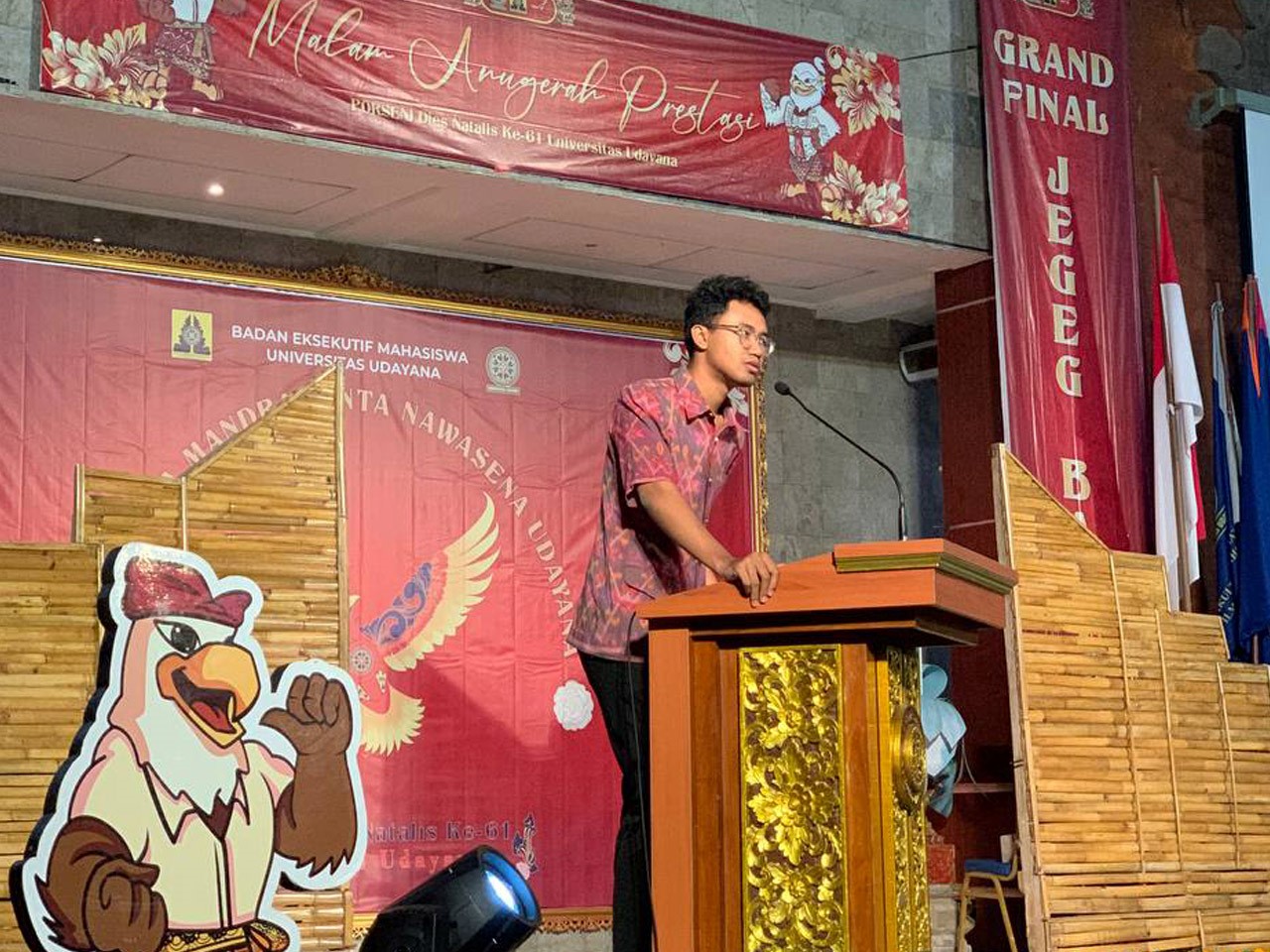 ketua bem unud dalam Grand Final Jegeg Bagus Udayana