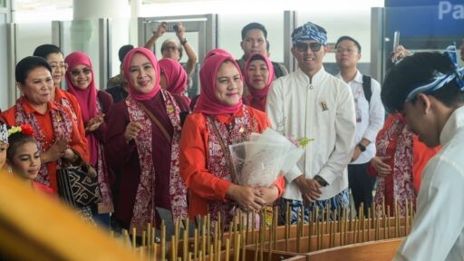 iriana jokowi naik whoosh
