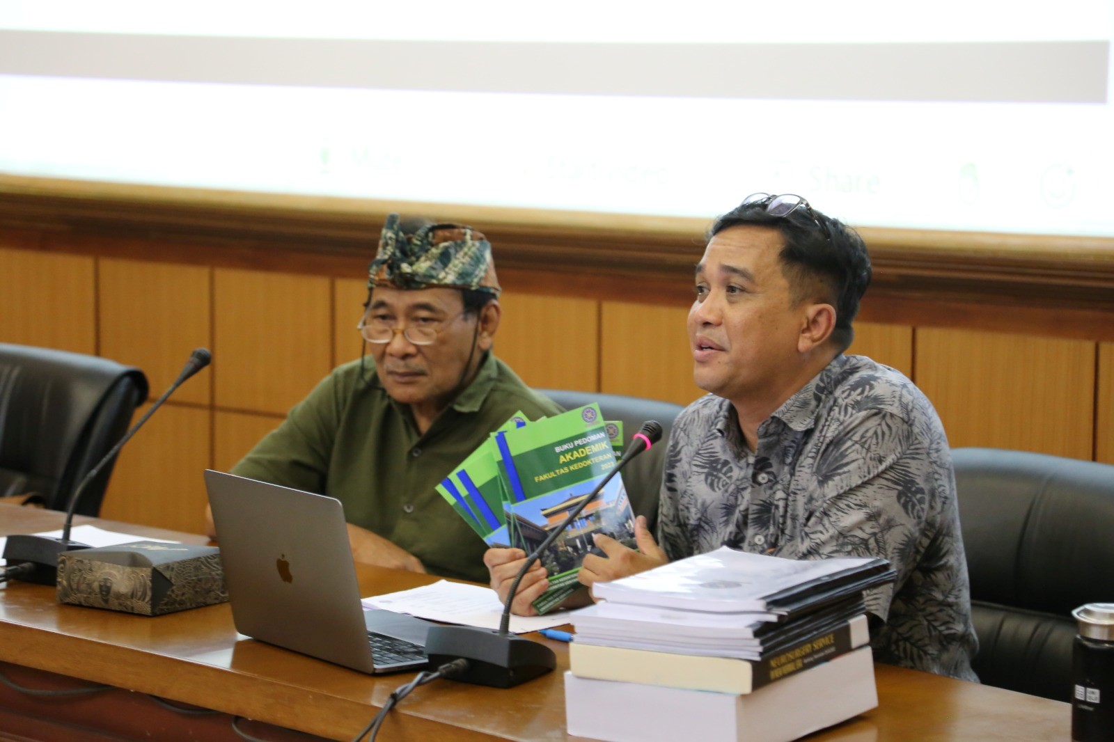 rapat senat fk unud