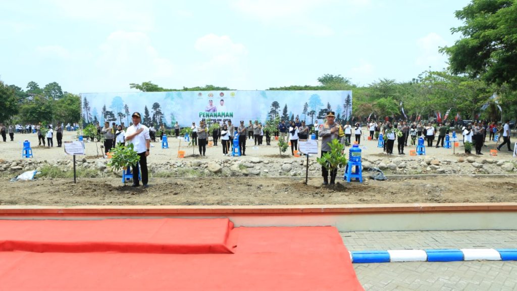 penanaman 10 juta pohon
