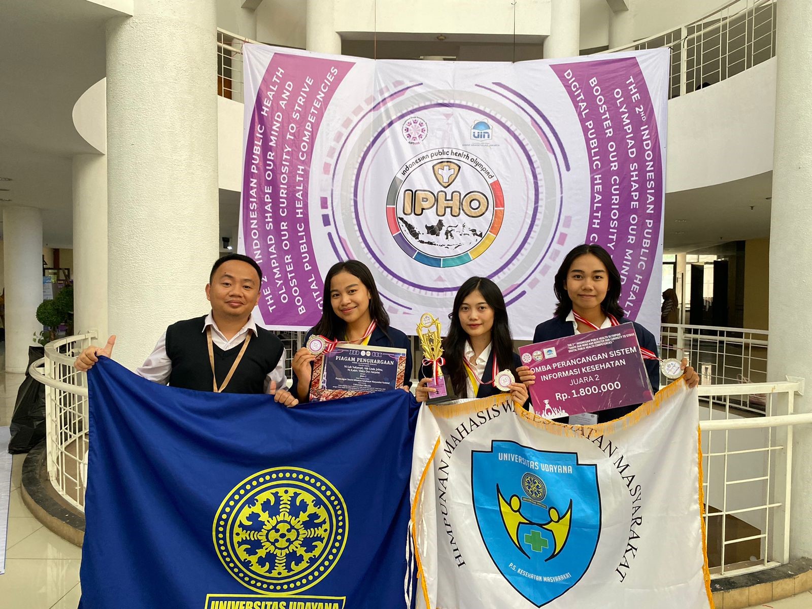 medali perak unud di ipho 2023