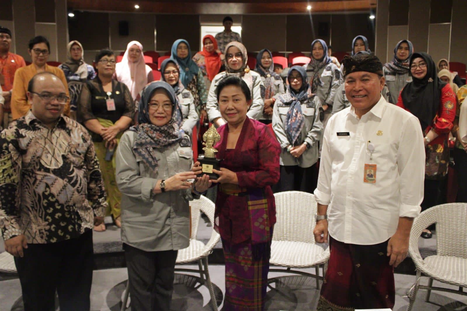 kunjungan pemkab kertanegara ke denpasar