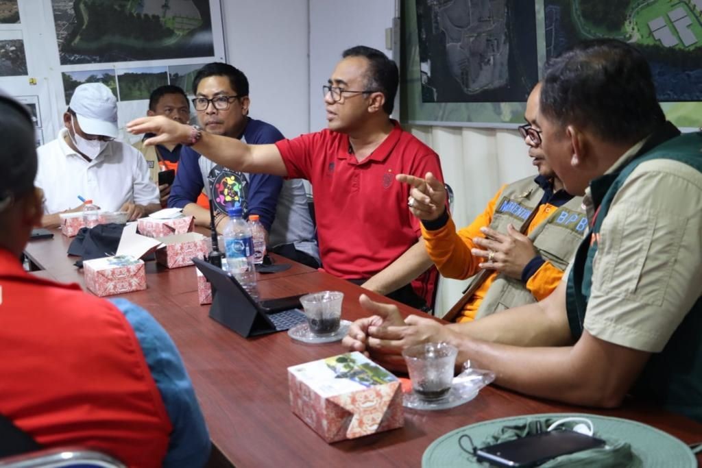 kebakaran tpa suwung