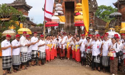 bupati tabanan di pura Puseh Desa Baleagung
