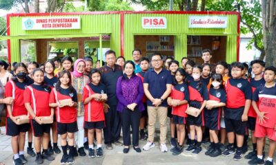 menteri di perpustakaan taman janggan