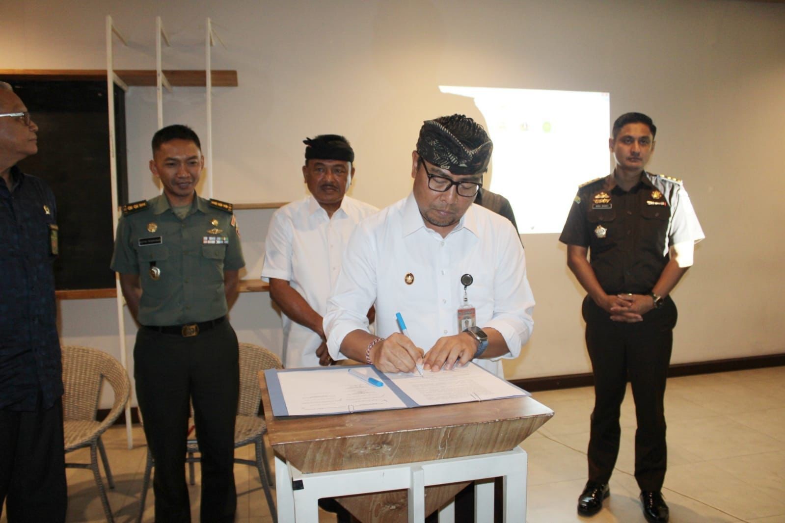 wawali arya wibawa ikuti rakor jelang nataru 2023/2024