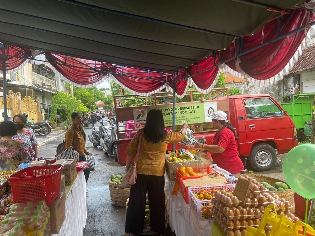 pasar murah Kantor Desa Dauh Puri Kelod