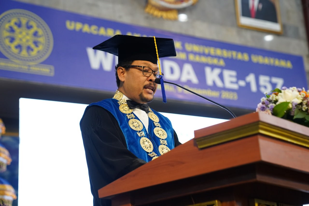 wisuda universitas udayana