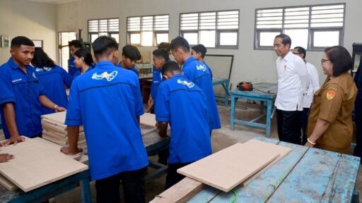 kunjungan presiden ke smk 5 kupang