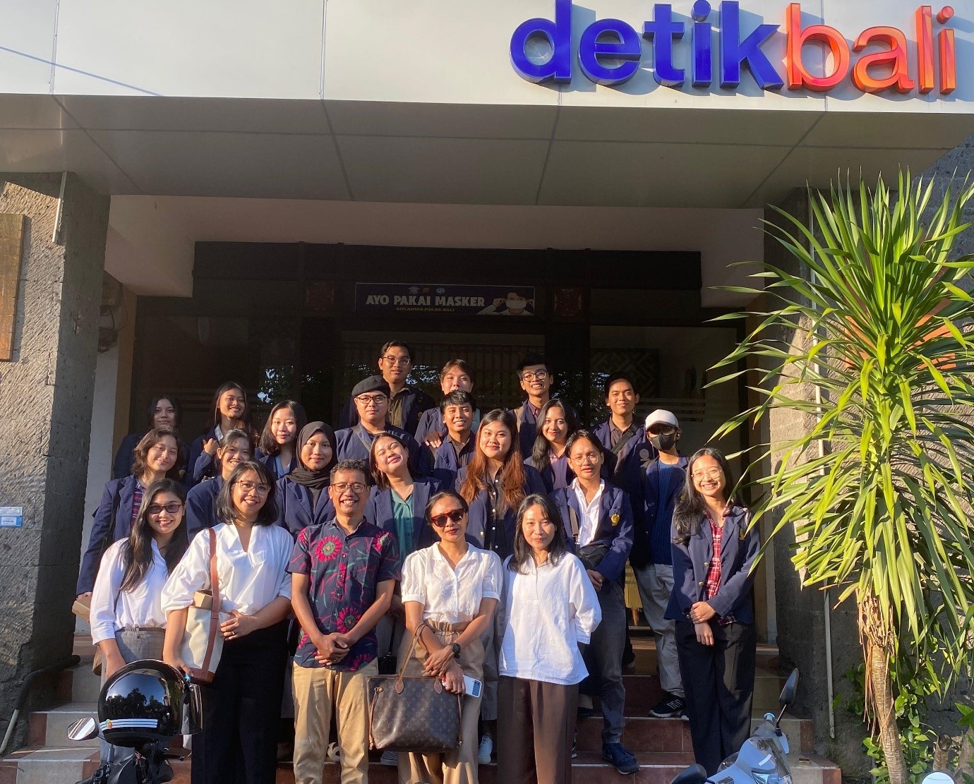 kunjungan unud ke detikbali