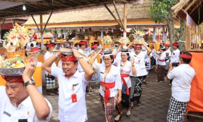 Upacara Ngentegang kantor bupati tabanan