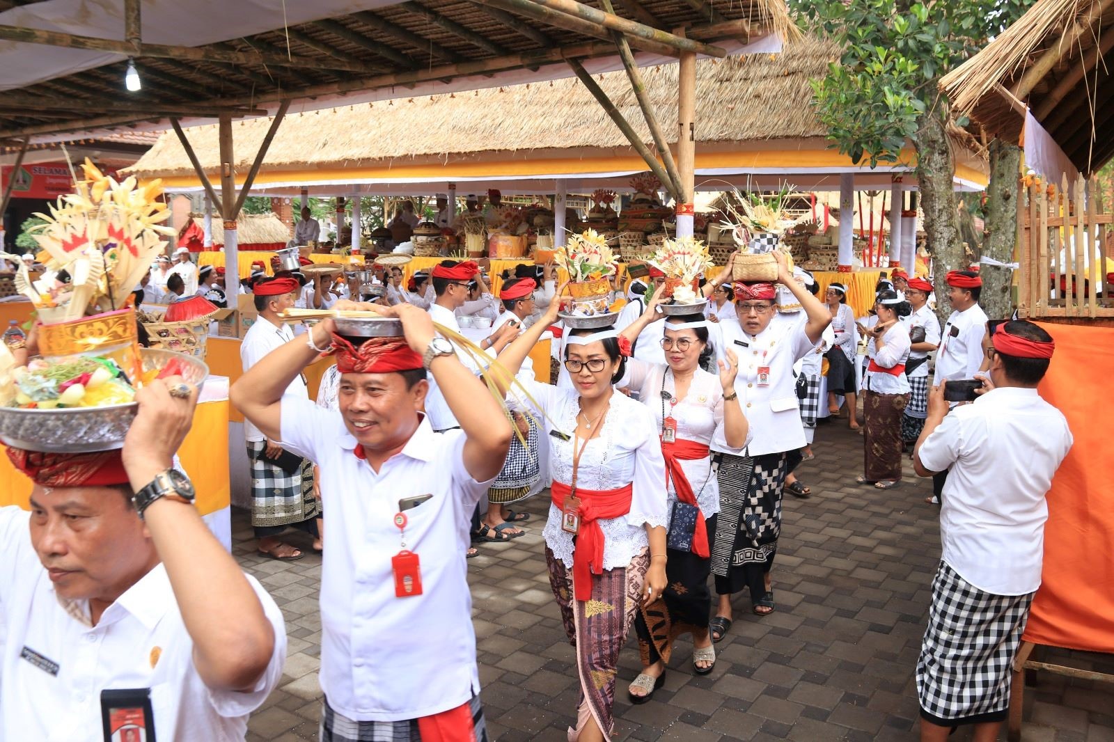 Upacara Ngentegang kantor bupati tabanan