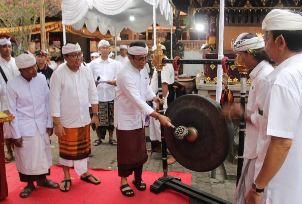 walikota ke pura Dalem Pauman