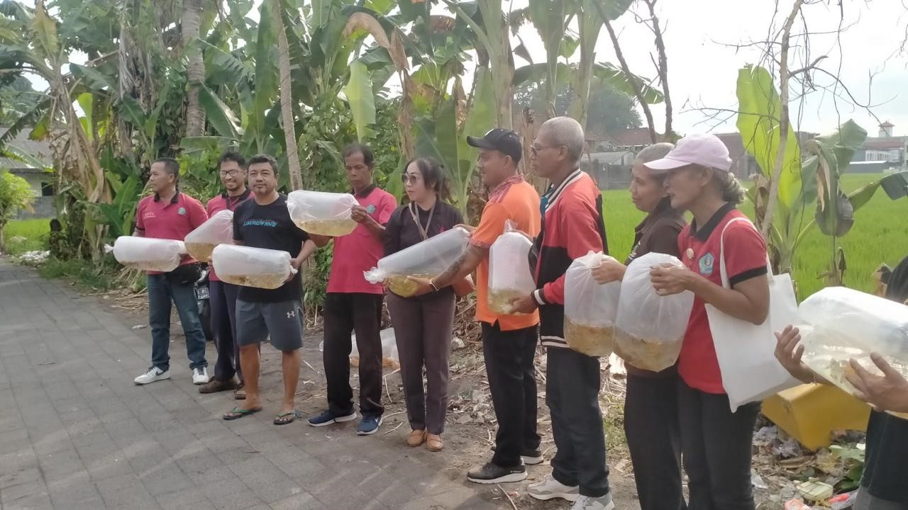 pembersihan sungai umadiwang