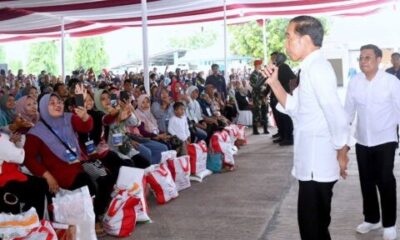 presiden ke gudang bulog tegal