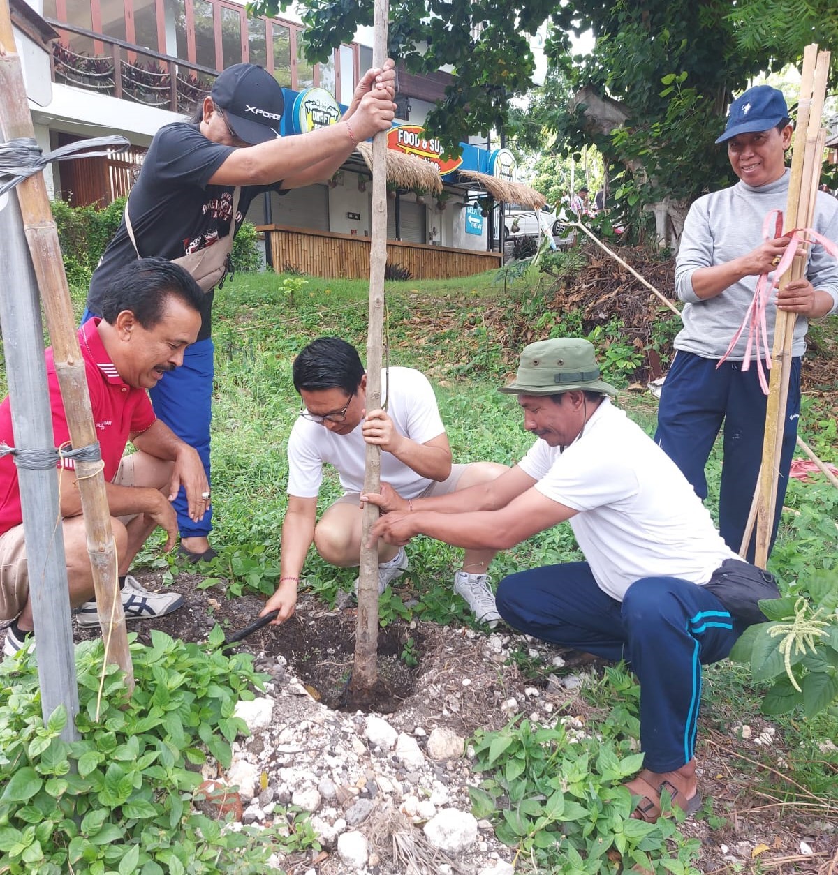 penanaman pohon di labuan sait