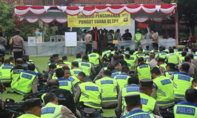 simulasi pengamanan pemilu polresta denpasar