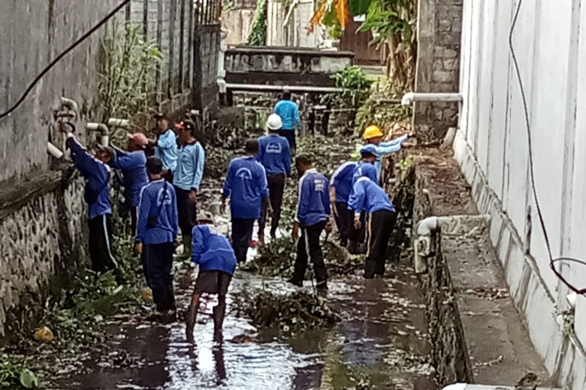 pembersihan sungai denpasar