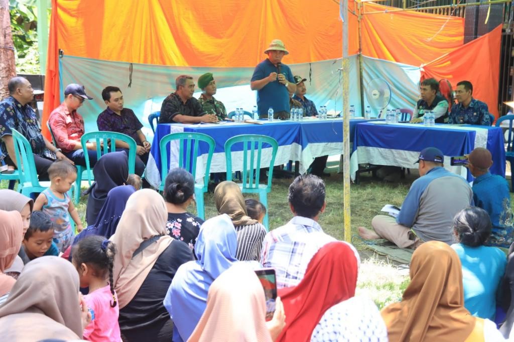 senderan pantai pebuahan