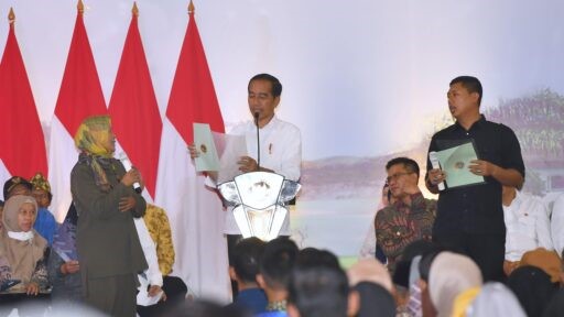 penyerahan sertifikat tanah di bandung