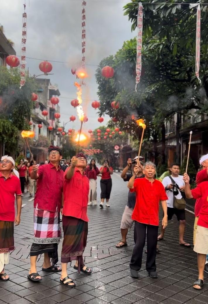 ritual imlek denpasar