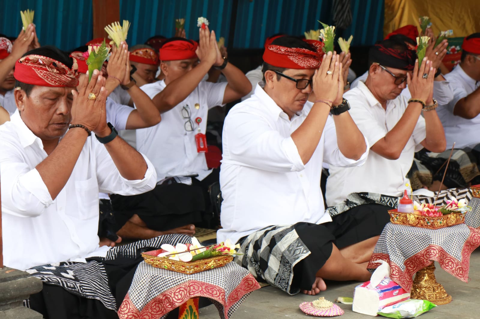 pujawali pura luhur muncak sari