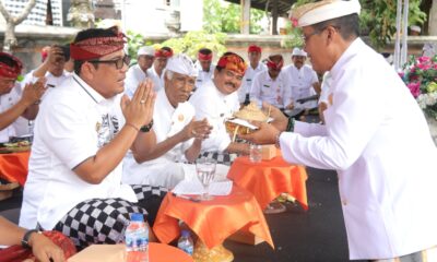 bupati tabanan menghadiri upacara di Puri Kediri