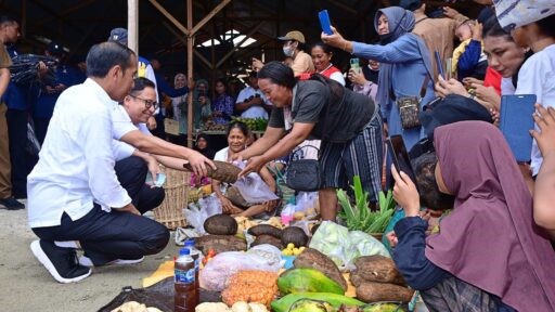 presiden di Pasar Salakan