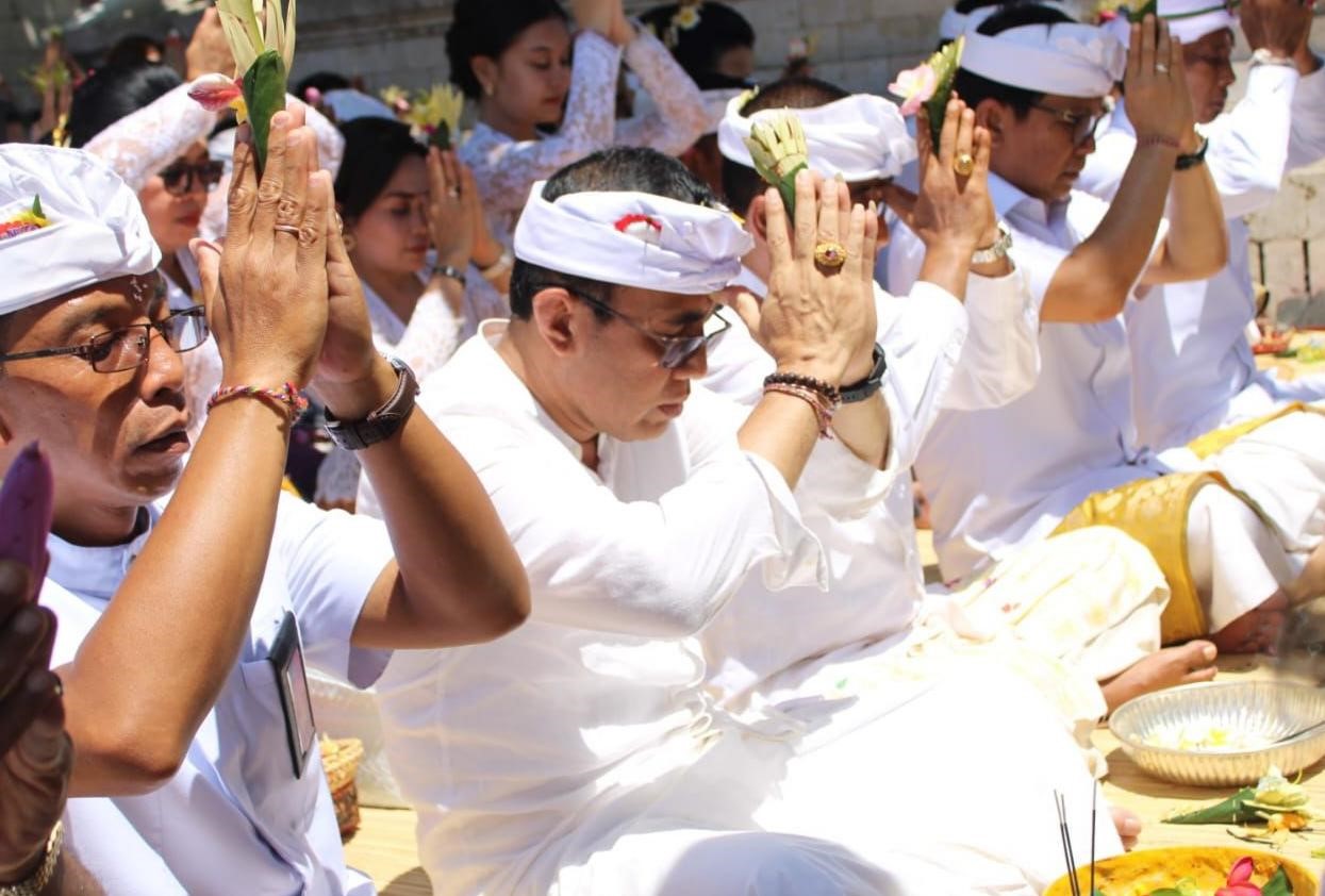 pujawali pura uluwatu