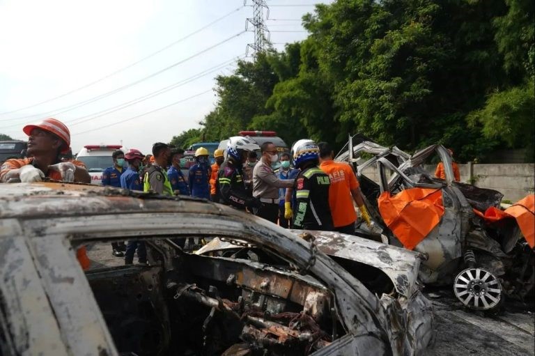 kecelakaan Tol Jakarta-Cikampek