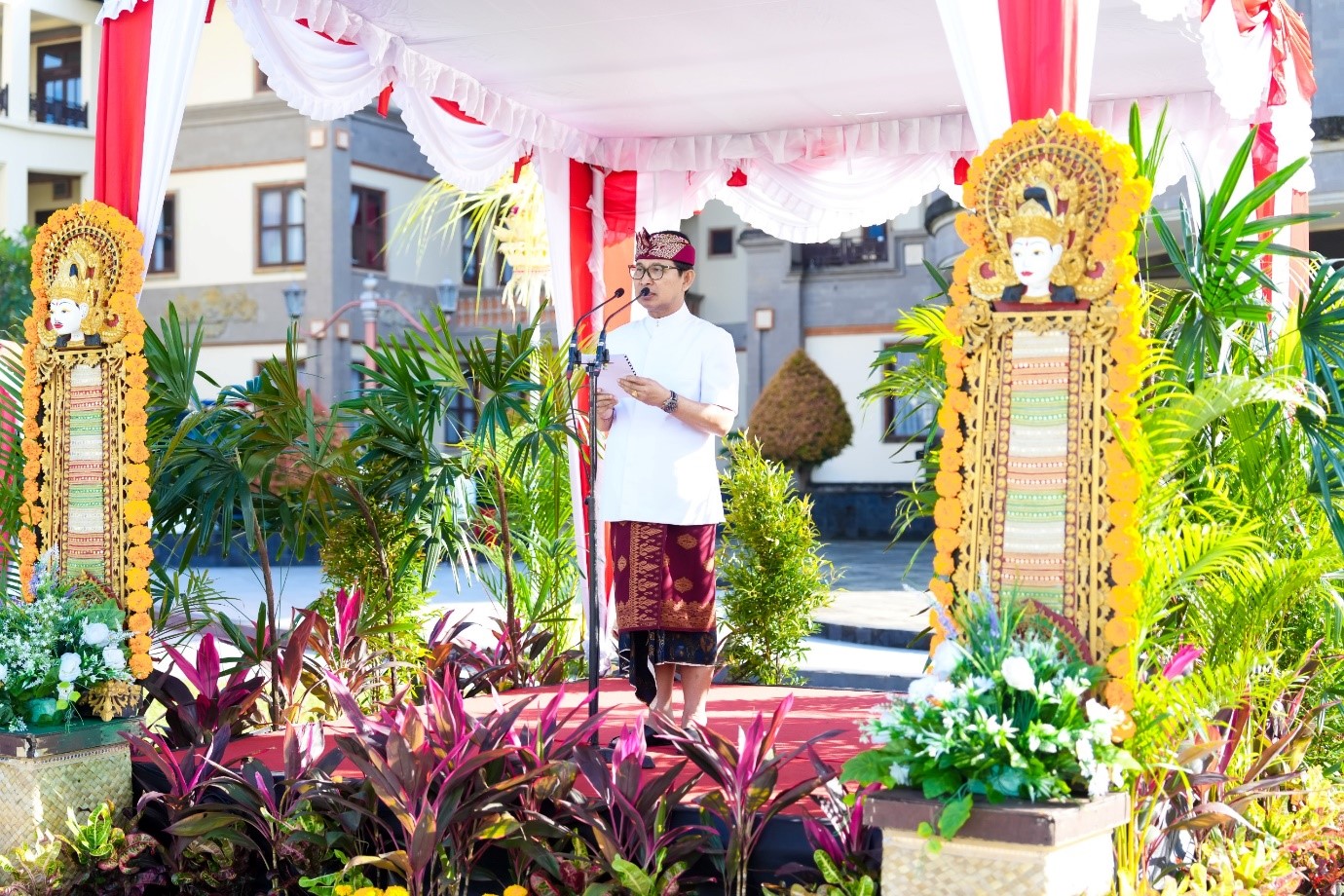 Sekda Adi Arnawa