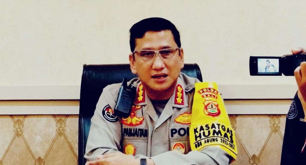 wna ngamuk di cafe jimbaran