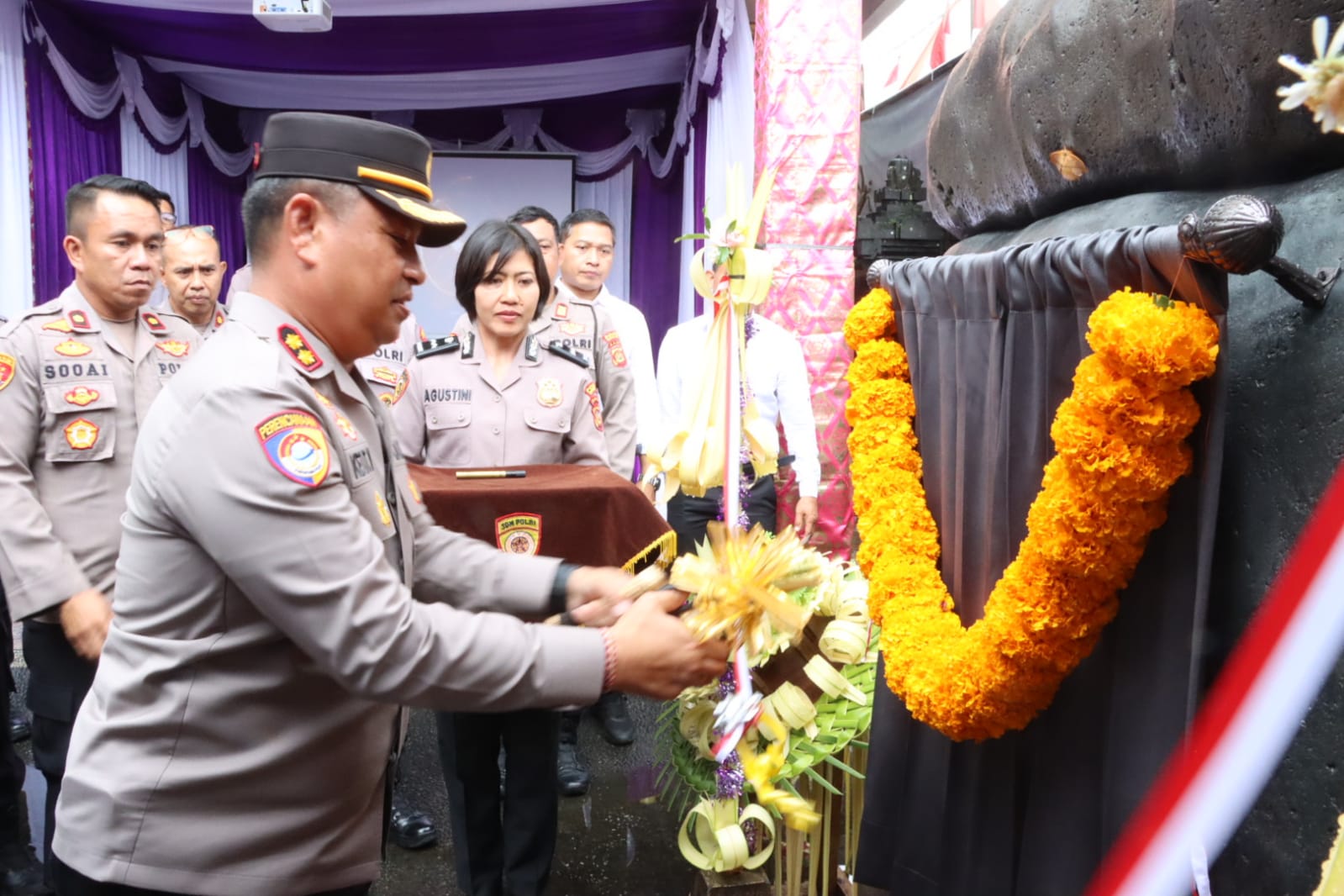 patung gajah mada polsek tegallalang