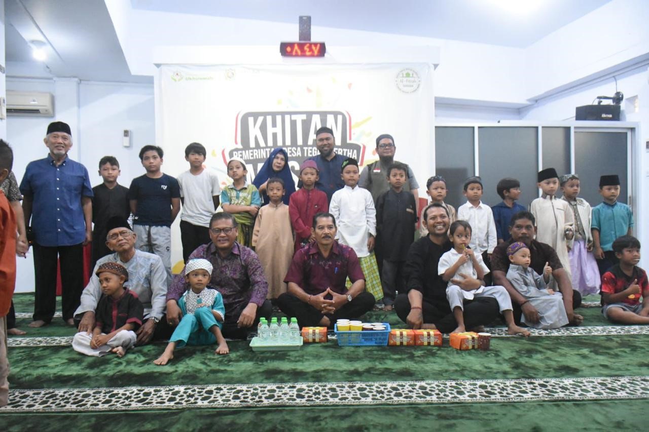 khitanan massal Desa Tegal Kertha