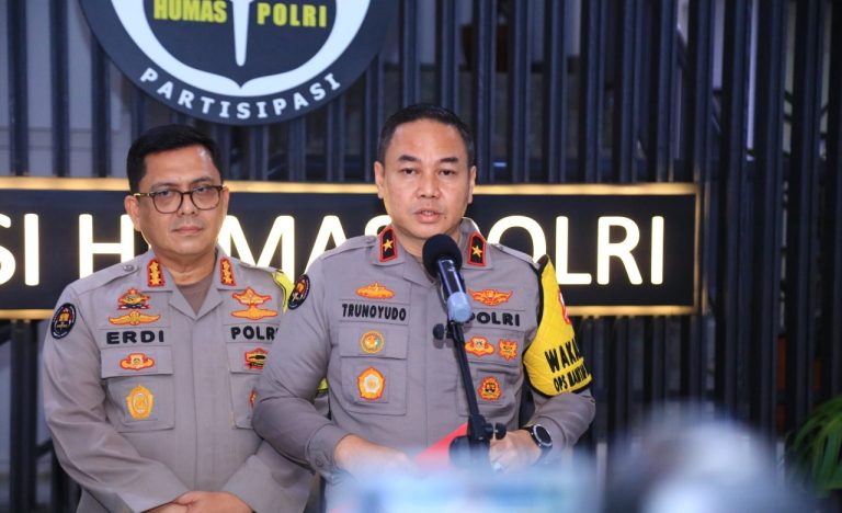 pertunjukan wayang polri
