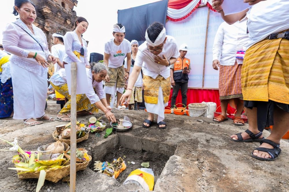 Sekda Adi Arnawa