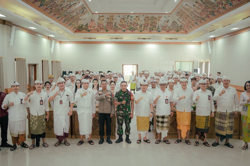 Sekda Adi Arnawa